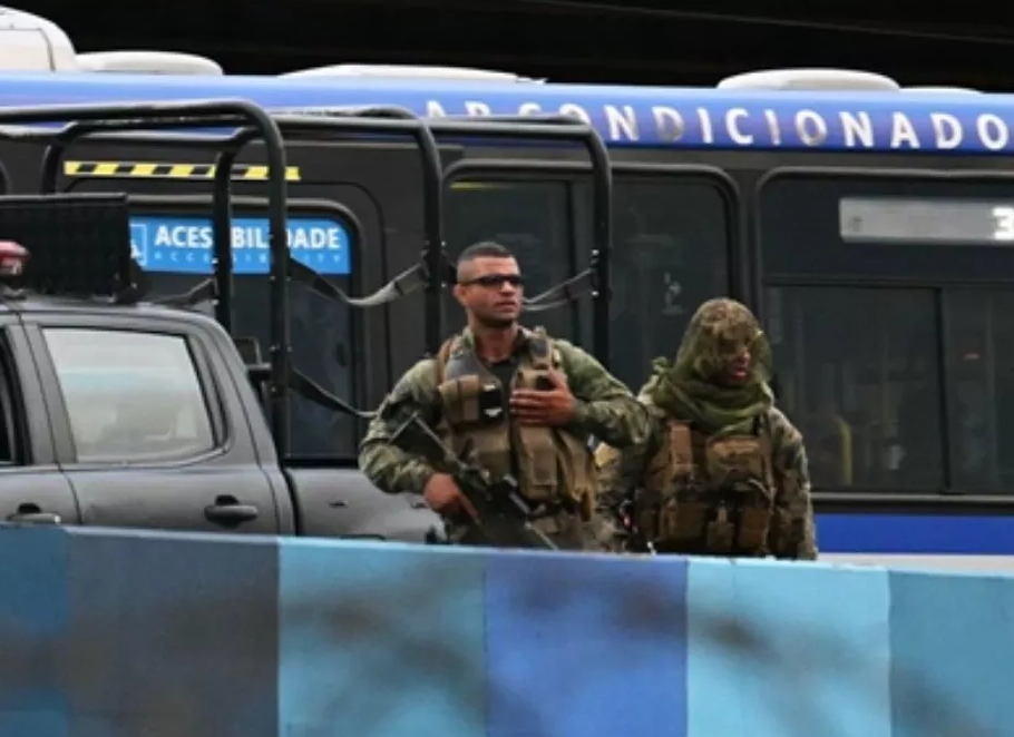 hijacked a bus in Rio de Janeiro